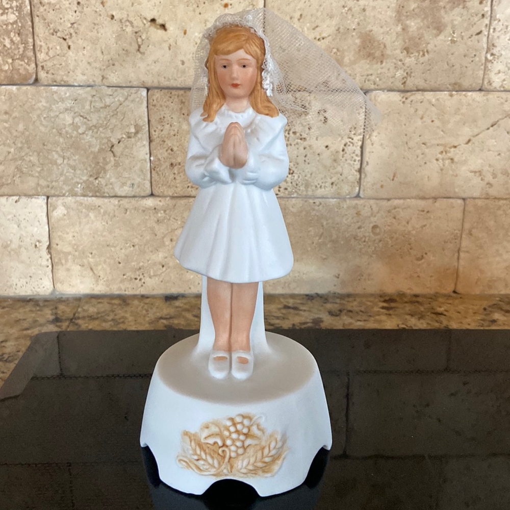 ROMAN Little Girl First Communion or Confirmation  Figurine Music Box Vtg. 1985